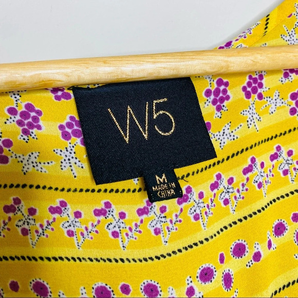 W5 Gold Yellow Floral Boho Surplice Blouse Women’s Size Medium - Picture 3 of 9